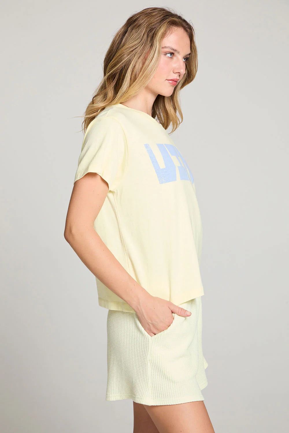 Vino Graphic Tee