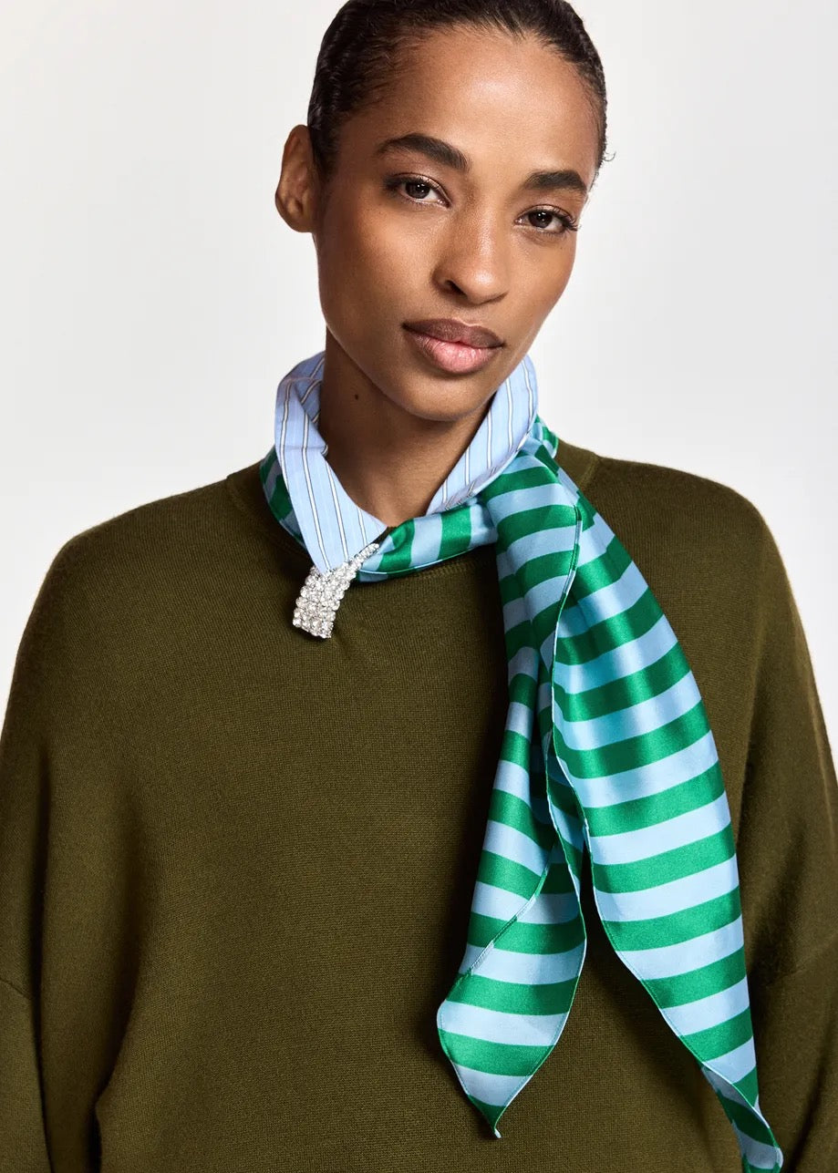 Kurtis Pullover w/ Scarf